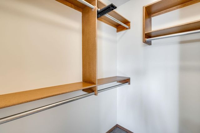 727 Chukker Ln, Haysville, KS 67060