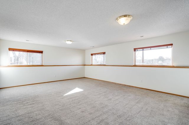 727 Chukker Ln, Haysville, KS 67060