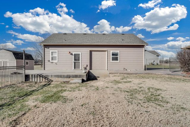 727 Chukker Ln, Haysville, KS 67060