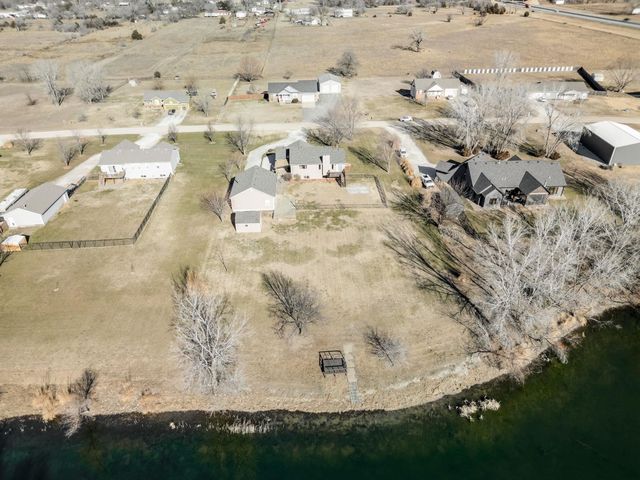 727 Chukker Ln, Haysville, KS 67060