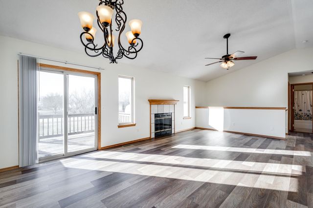 727 Chukker Ln, Haysville, KS 67060