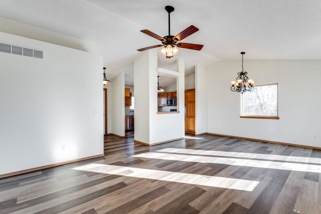 727 Chukker Ln, Haysville, KS 67060