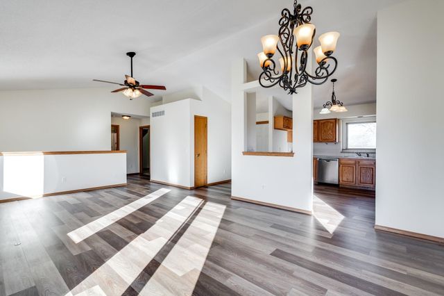 727 Chukker Ln, Haysville, KS 67060