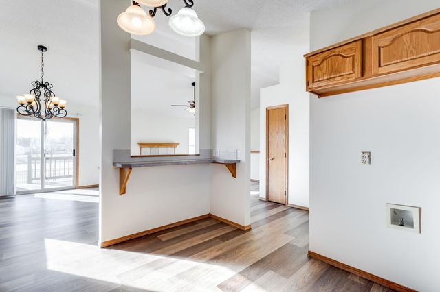 727 Chukker Ln, Haysville, KS 67060