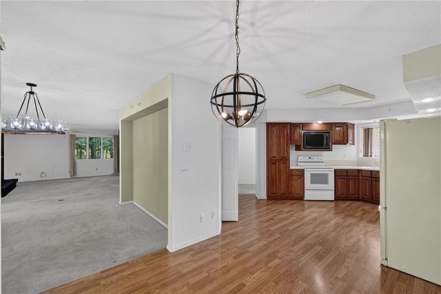 2 Raleigh Hills Lane, Bella Vista, AR 72715