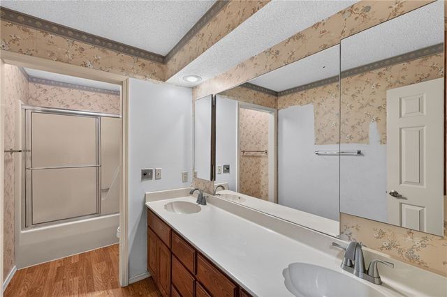 2 Raleigh Hills Lane, Bella Vista, AR 72715