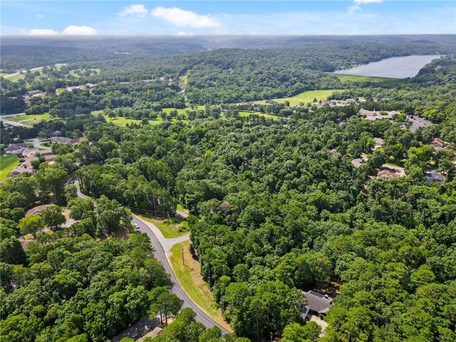2 Raleigh Hills Lane, Bella Vista, AR 72715