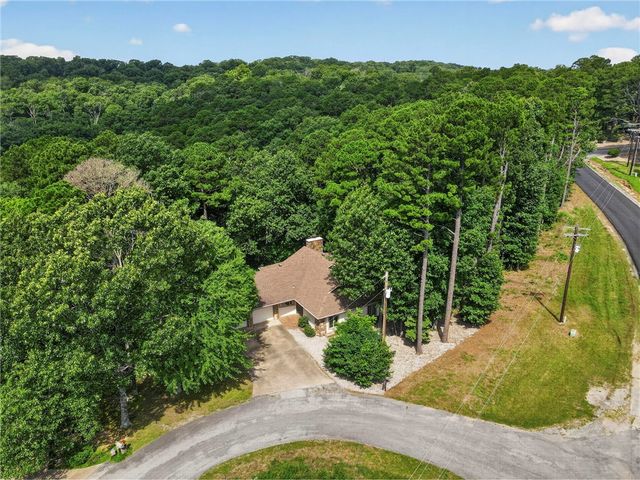 2 Raleigh Hills Lane, Bella Vista, AR 72715