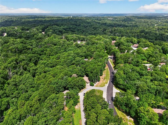 2 Raleigh Hills Lane, Bella Vista, AR 72715