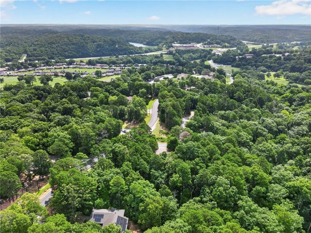 2 Raleigh Hills Lane, Bella Vista, AR 72715