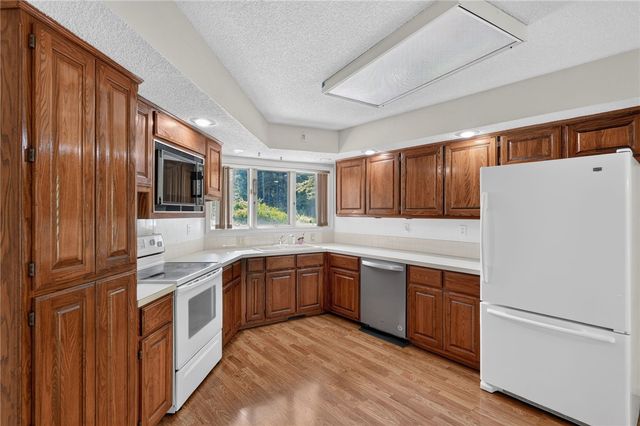 2 Raleigh Hills Lane, Bella Vista, AR 72715