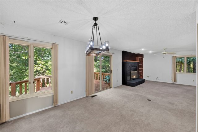 2 Raleigh Hills Lane, Bella Vista, AR 72715