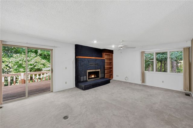 2 Raleigh Hills Lane, Bella Vista, AR 72715