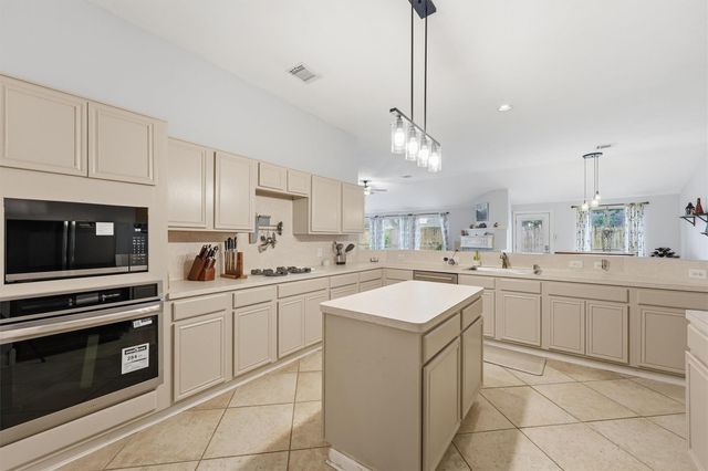1433 Cottage Cove Court, Seabrook, TX 77586