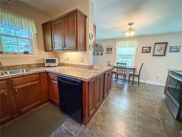 306 Beechwood Blvd, Center Twp, PA 16001