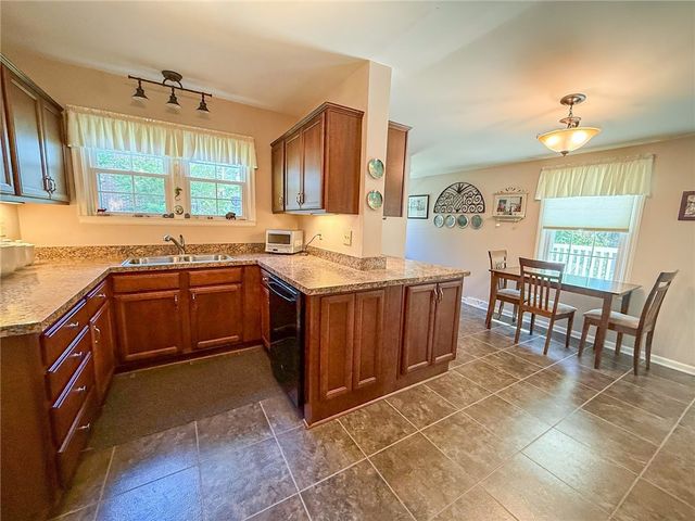 306 Beechwood Blvd, Center Twp, PA 16001