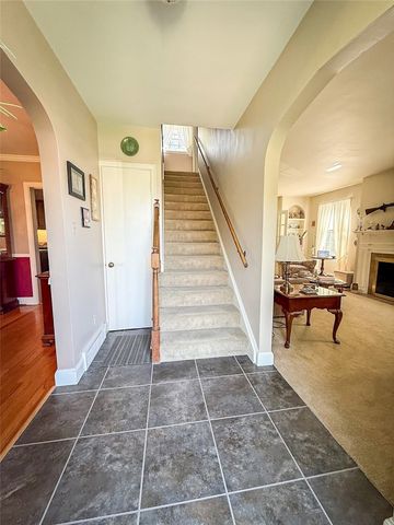 306 Beechwood Blvd, Center Twp, PA 16001