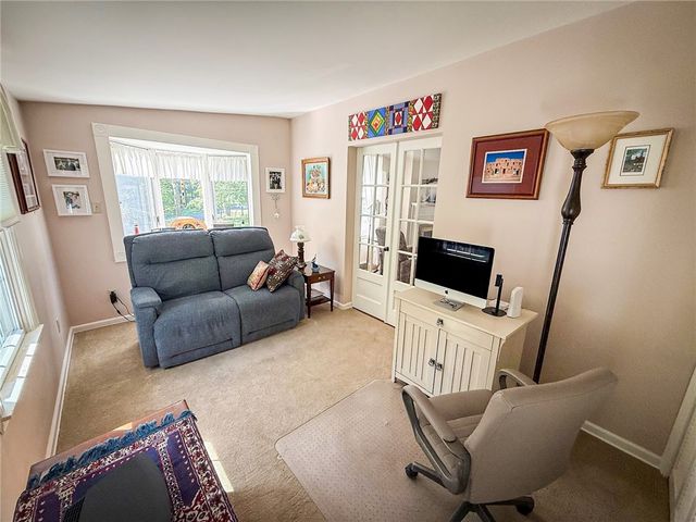 306 Beechwood Blvd, Center Twp, PA 16001