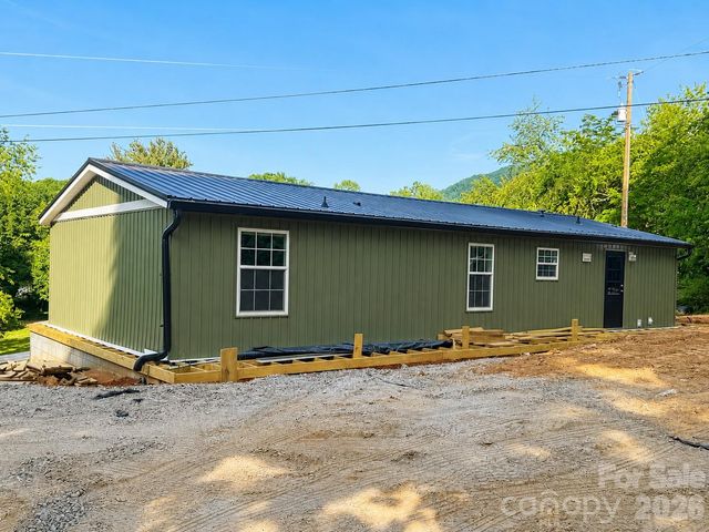 99999 Jason Case Drive, Candler, NC 28715