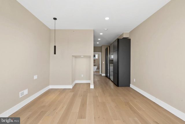 2439 E HUNTINGDON ST, Philadelphia, PA 19125