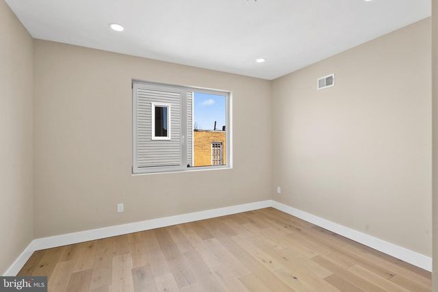 2439 E HUNTINGDON ST, Philadelphia, PA 19125