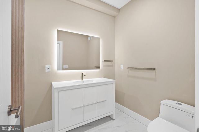 2439 E HUNTINGDON ST, Philadelphia, PA 19125