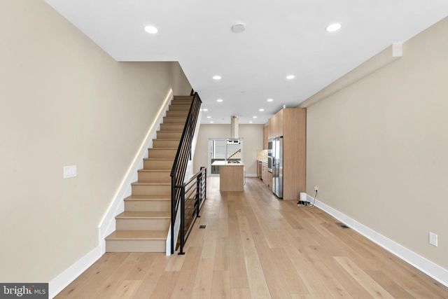 2439 E HUNTINGDON ST, Philadelphia, PA 19125