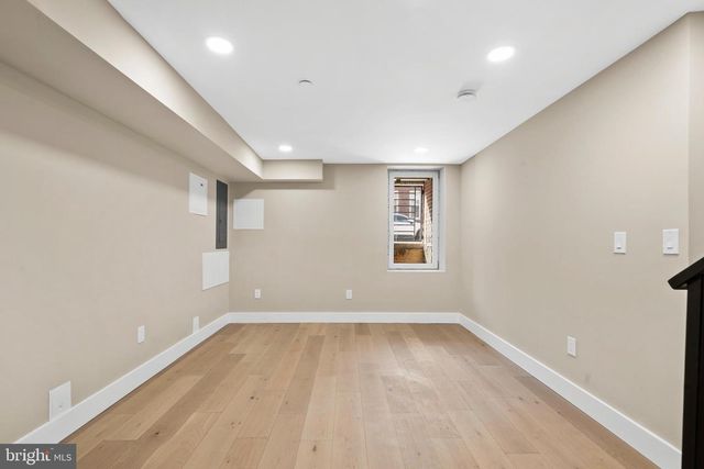 2439 E HUNTINGDON ST, Philadelphia, PA 19125