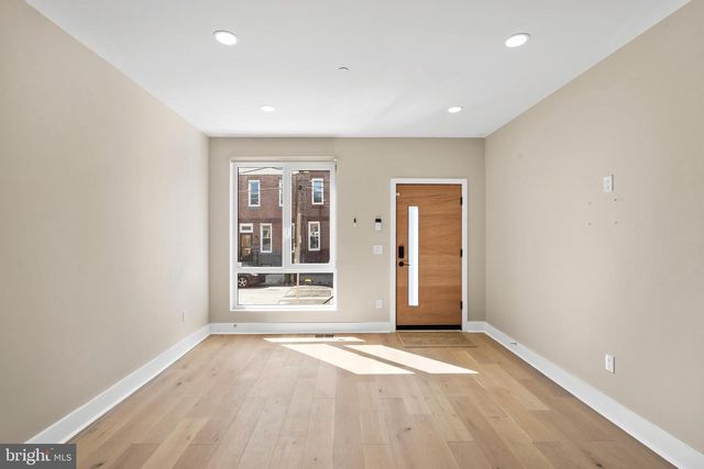 2439 E HUNTINGDON ST, Philadelphia, PA 19125