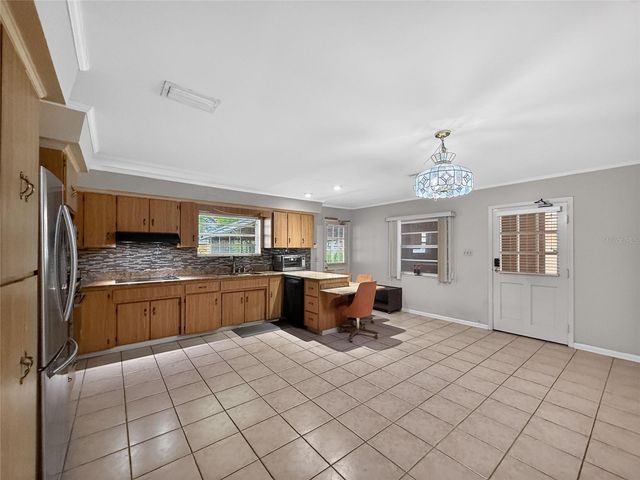 305 N GLEN AVENUE, Tampa, FL 33609