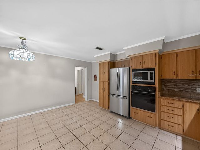 305 N GLEN AVENUE, Tampa, FL 33609