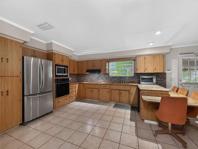 305 N GLEN AVENUE, Tampa, FL 33609