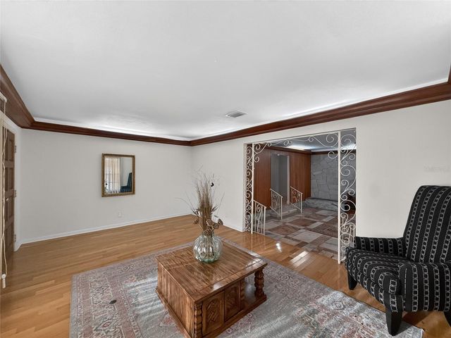 305 N GLEN AVENUE, Tampa, FL 33609