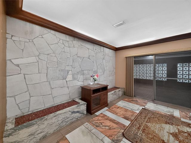 305 N GLEN AVENUE, Tampa, FL 33609