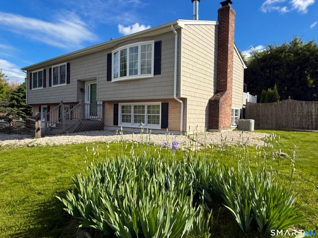 14 Poplar Drive, Seymour, CT 06483