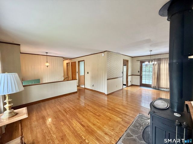 14 Poplar Drive, Seymour, CT 06483