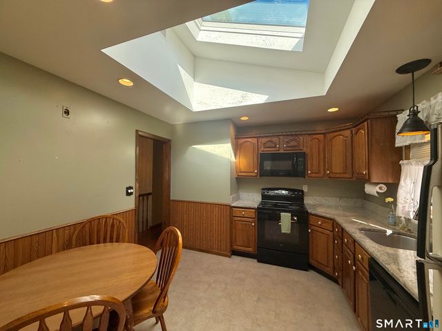 14 Poplar Drive, Seymour, CT 06483