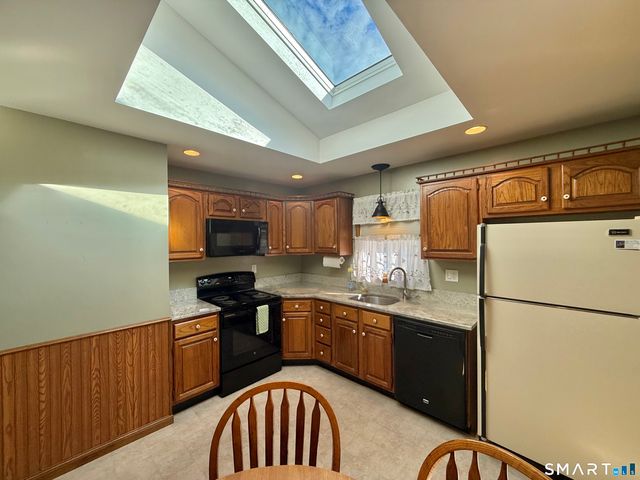 14 Poplar Drive, Seymour, CT 06483