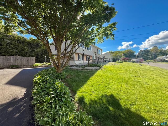 14 Poplar Drive, Seymour, CT 06483