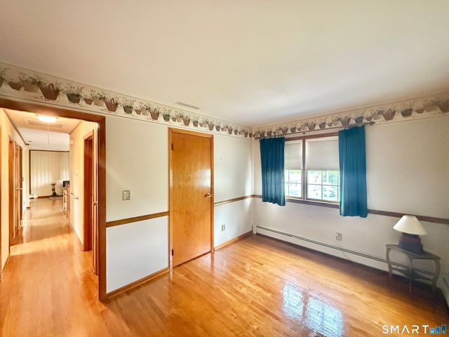 14 Poplar Drive, Seymour, CT 06483