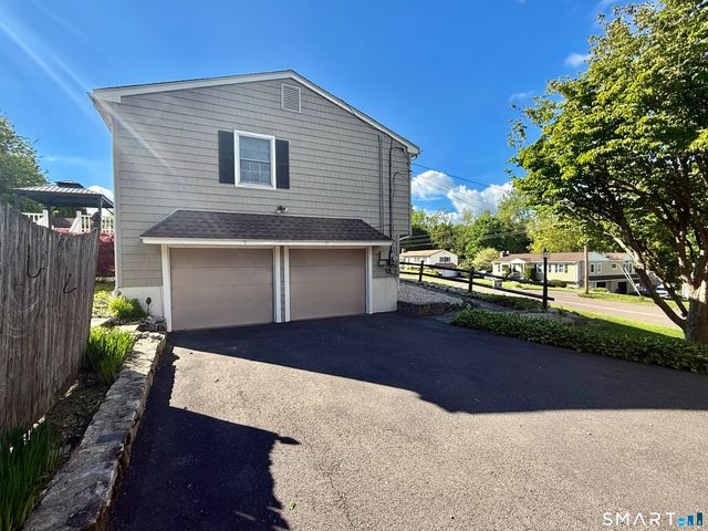 14 Poplar Drive, Seymour, CT 06483