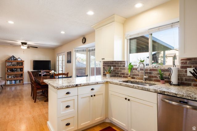 9206 S STERLING DR, Sandy, UT 84093