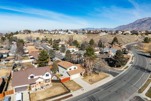 9206 S STERLING DR, Sandy, UT 84093