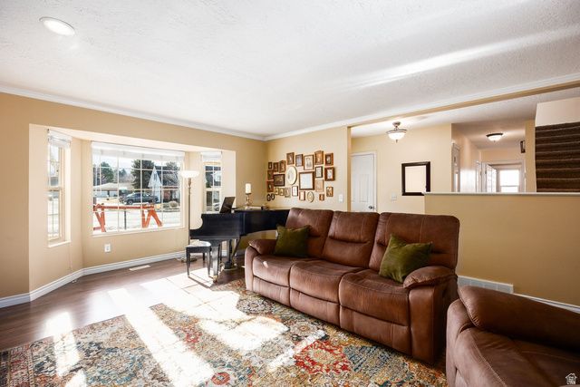 9206 S STERLING DR, Sandy, UT 84093