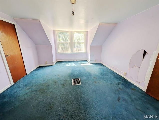 612 S 6th Street, Belleville, IL 62220