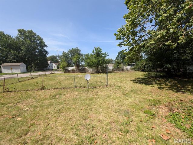 612 S 6th Street, Belleville, IL 62220