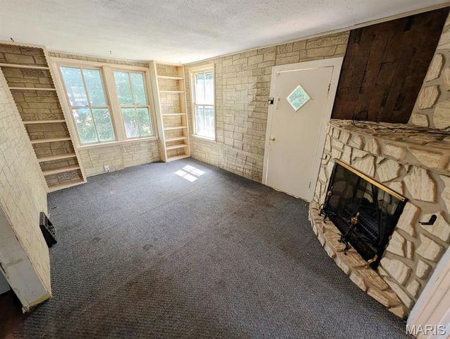 612 S 6th Street, Belleville, IL 62220