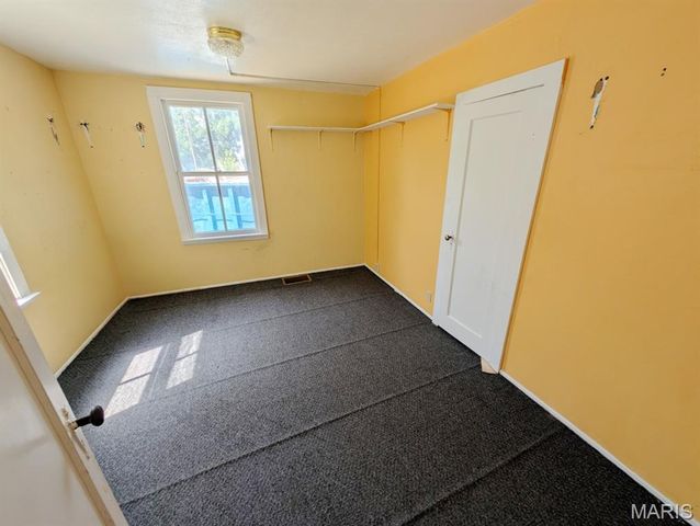 612 S 6th Street, Belleville, IL 62220