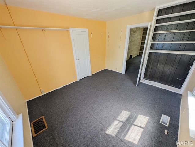 612 S 6th Street, Belleville, IL 62220