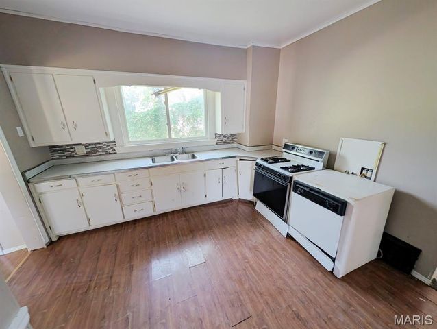 612 S 6th Street, Belleville, IL 62220